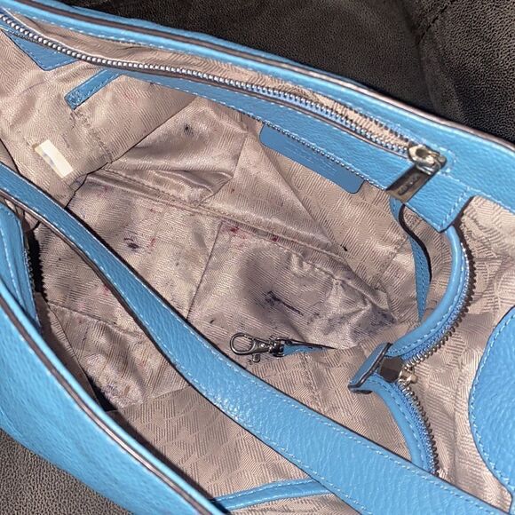 Michael Kors MK Fulton logo baby blue leather shoulder bag purse - Picture 9 of 10